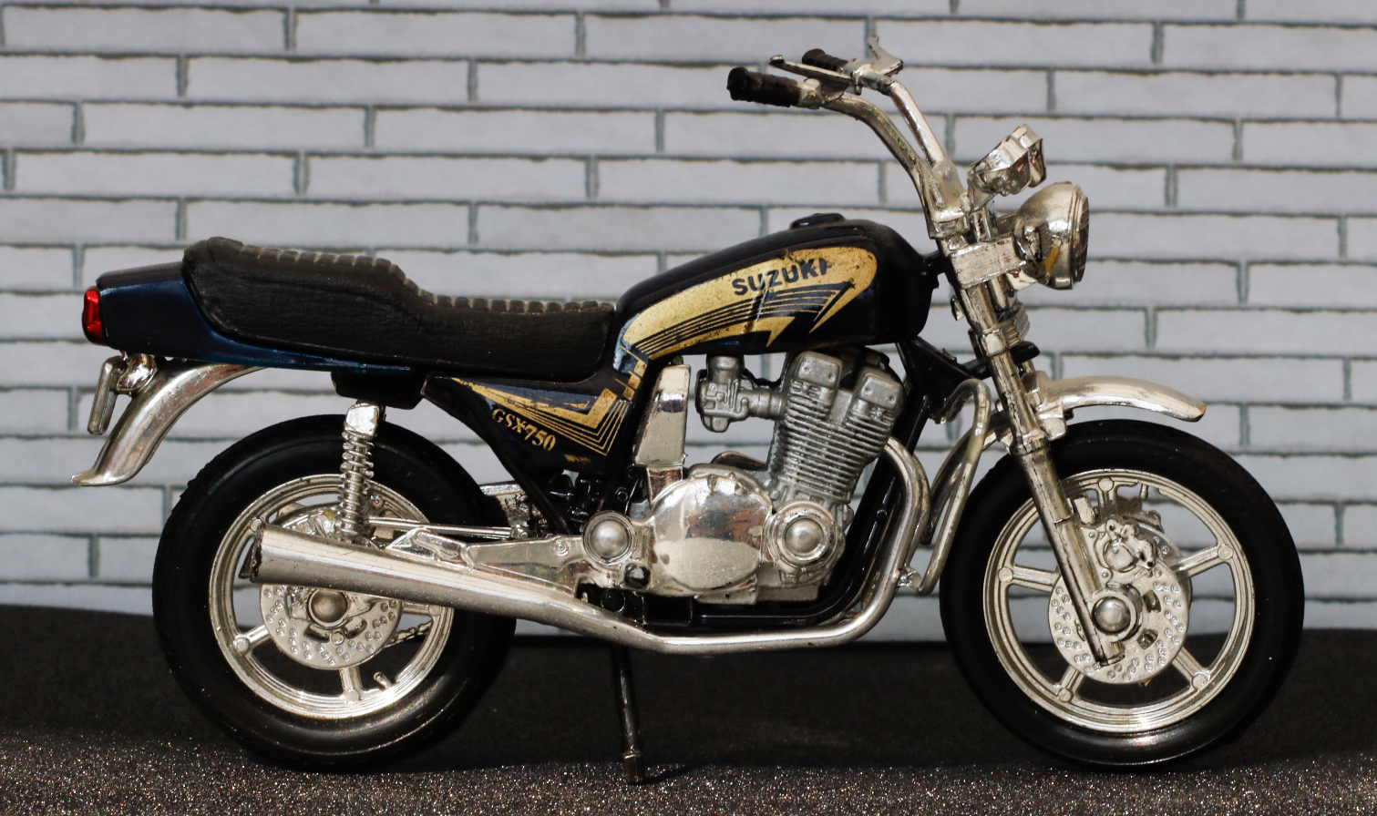 Maisto Suzuki GSX750